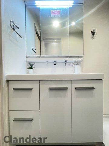 フジハイツの独立洗面台|ドキドキの新生活も、安心してスタート。ぴったりの住まいを見つけませんか？クランディアが一緒に住まい選びをサポートします‼　まずは、お気軽にお問合せください　＃クランディア