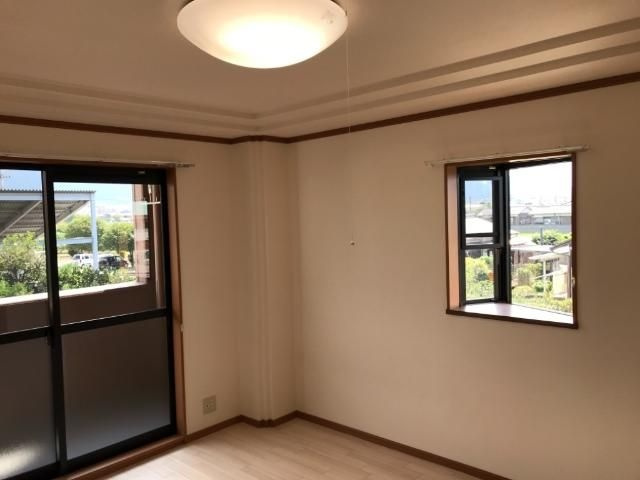 ル・ドーモ　くすの木の洋室