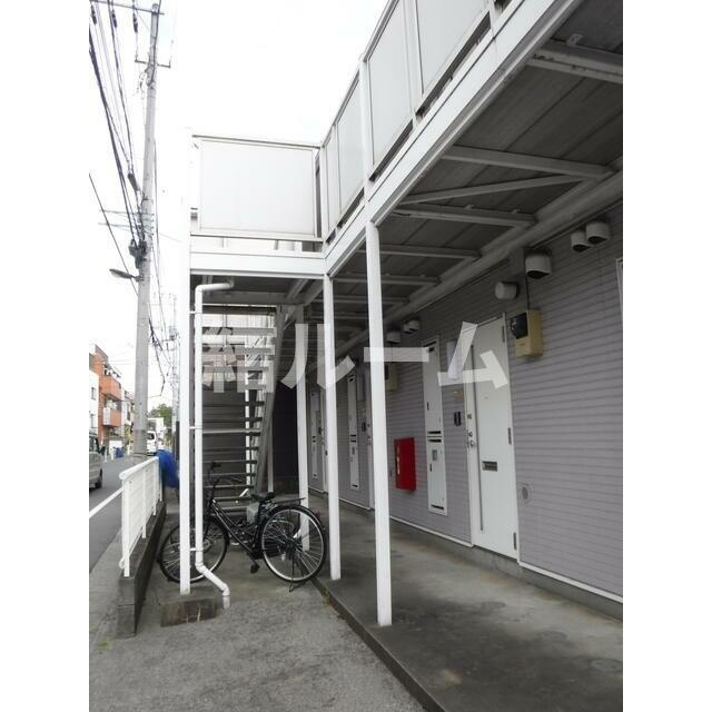 板橋区双葉町のアパートのエントランス