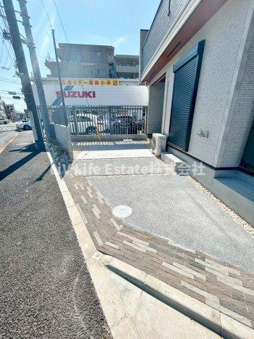 BLOOMING MAISON小平市大沼町1号棟 .の駐車場