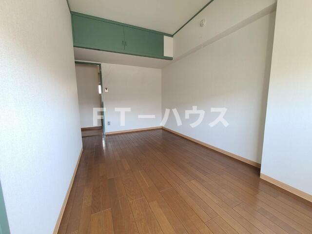 検見川ラインハイム（０００５７１６）の居間・リビング