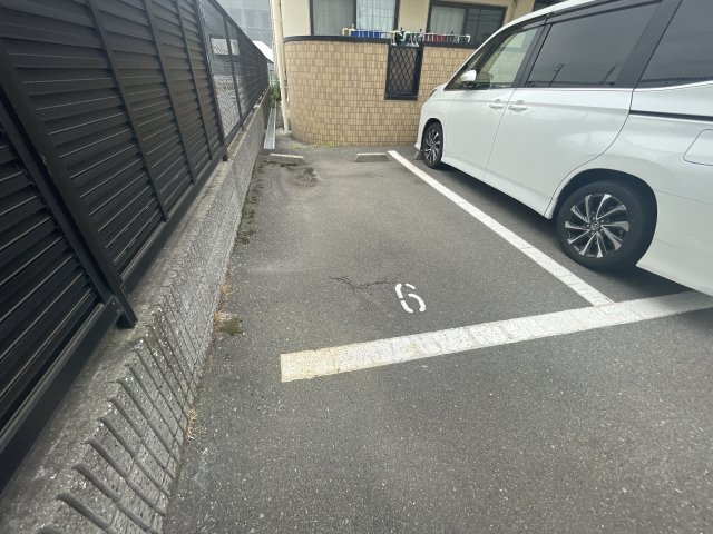 プロムナード・シカマの駐車場