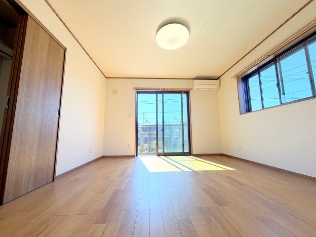あきる野市瀬戸岡　中古戸建の洋室