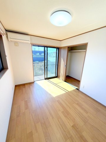 あきる野市瀬戸岡　中古戸建の洋室