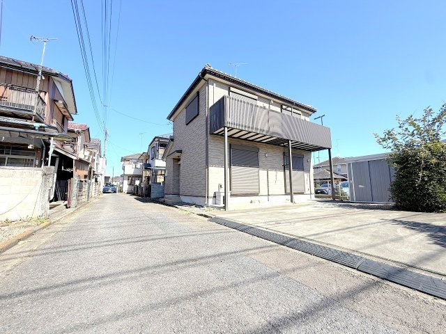 あきる野市瀬戸岡　中古戸建の前面道路含む現地写真