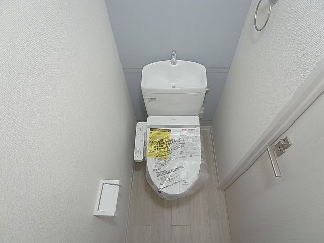 湊川センタービルB棟のトイレ|温水洗浄便座付きのトイレ