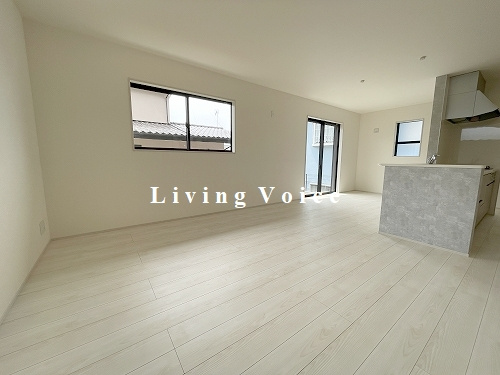 【居間・リビング】 | 【仲介手数料０円】海老名市国分寺台5丁目第2　新築一戸建て | 海老名市国分寺台5丁目第2　新築一戸建て