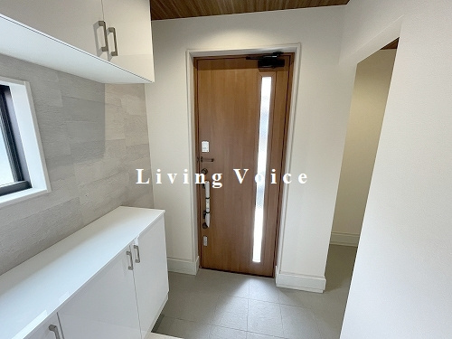 【玄関】 | 【仲介手数料０円】海老名市国分寺台5丁目第2　新築一戸建て | 海老名市国分寺台5丁目第2　新築一戸建て