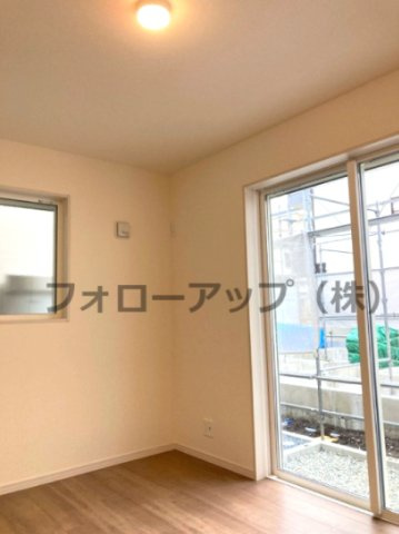 リーブルガーデン枚方市甲斐田新町の居間・リビング