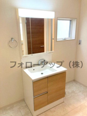 リーブルガーデン枚方市甲斐田新町の独立洗面台|独立洗面台です