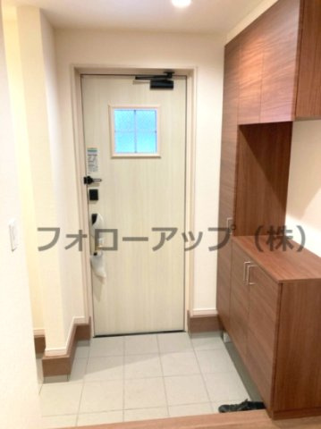 リーブルガーデン枚方市甲斐田新町の玄関|落ち着いた玄関です