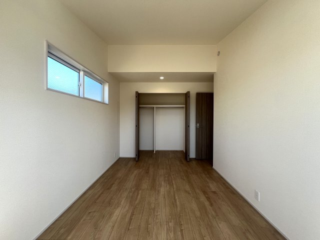 マイホームの憧れがたくさん詰まったお家【港南区日野中央２丁目新築戸建】の洋室|使い勝手のいい洋室です