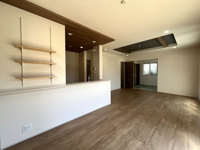 マイホームの憧れがたくさん詰まったお家【港南区日野中央２丁目新築戸建】の居間・リビング|こちらの居間で趣味の時間をお楽しみください