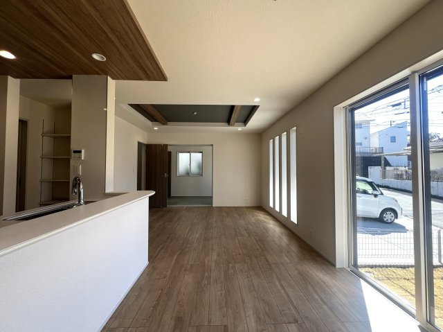 マイホームの憧れがたくさん詰まったお家【港南区日野中央２丁目新築戸建】の居間・リビング|使いやすい居間です