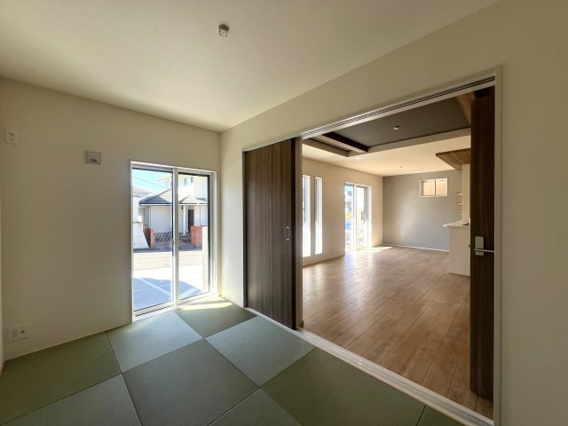 マイホームの憧れがたくさん詰まったお家【港南区日野中央２丁目新築戸建】の和室|きれいな和室です