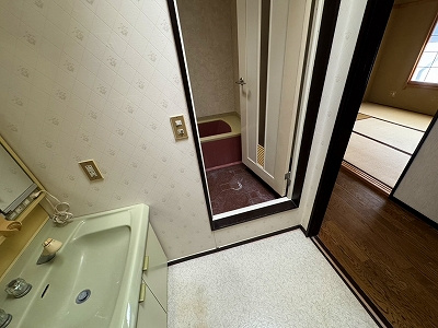 AIビルの洗面所