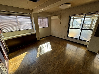 AIビルの居間・リビング