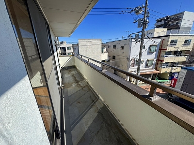 AIビルのバルコニー