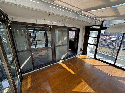 AIビルのバルコニー