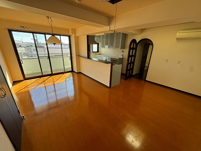 AIビルの居間・リビング