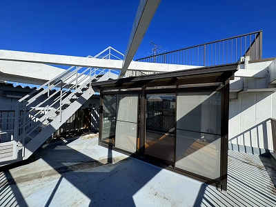 AIビルのバルコニー