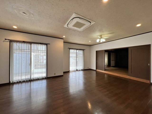 宇土市松山町戸建ての居間・リビング