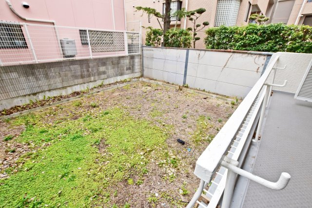 香枦園スカイハイツの庭|庭付きで戸建て感覚が楽しめるお家で新生活を始めませんか？
皆様からのご連絡を心よりお待ちしております。