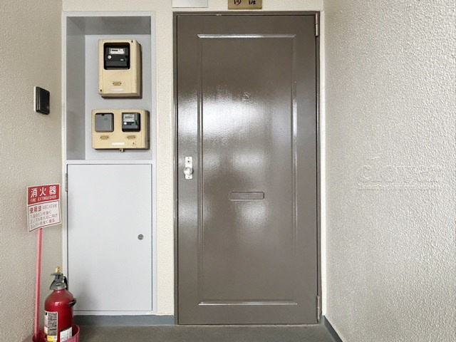 【その他共用部分】 | 本蓮沼ハイツ | 共用廊下です。ここもきれいに清掃されています。周囲のお部屋の様子も、ぜひ伺ってみてください。～即日のご見学可能～　お問合せはお気軽にどうぞ。	
