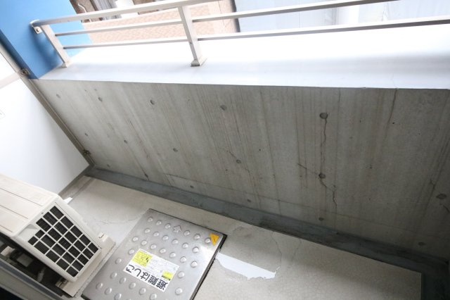 【バルコニー】