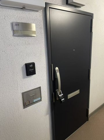 秀和第２奥沢レジデンスの玄関