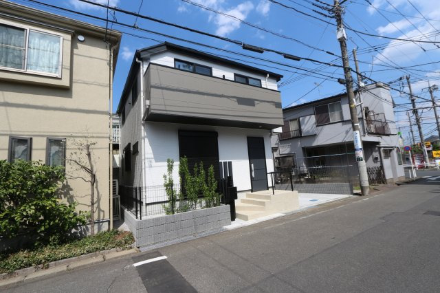 東久留米市前沢４丁目の外観|周辺はスーパーやコンビニ、ドラッグストアが点在し暮らし便利です。日々のお買い物が便利な環境です♪
