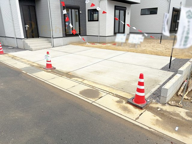 土浦市木田余1期　新築戸建て　1号棟の駐車場|カースペースは2台お停めいただけます♪