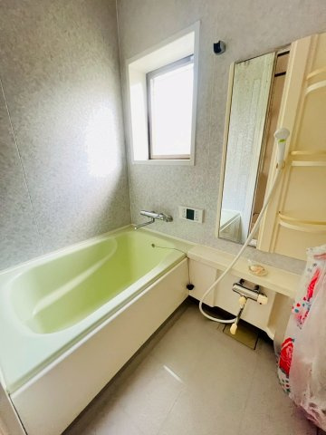 千守町2丁目戸建の浴室
