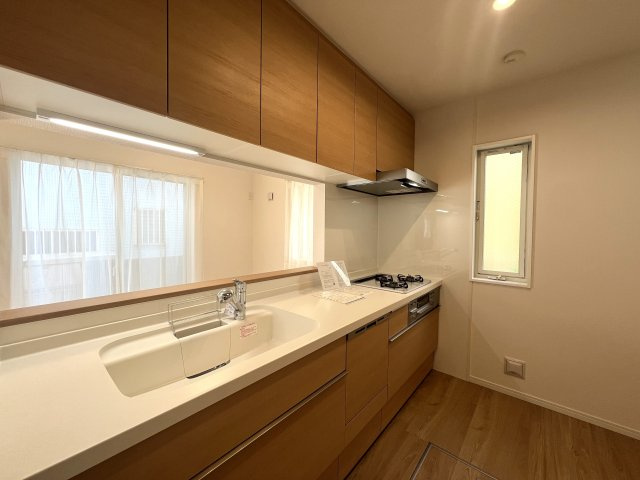 町名は森だけど森じゃない。駅まで平坦６分でスーパーもあって熱盛【リフォーム／磯子区森2丁目中古戸建】のキッチン|きれいなキッチンです