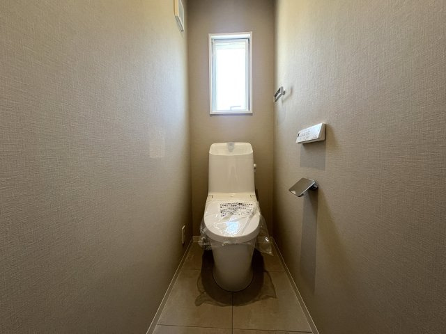町名は森だけど森じゃない。駅まで平坦６分でスーパーもあって熱盛【リフォーム／磯子区森2丁目中古戸建】のトイレ|シンプルで使いやすいトイレです