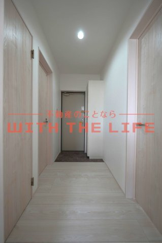 レガリア西町【キャッシュバック対象】の玄関|明るい玄関です