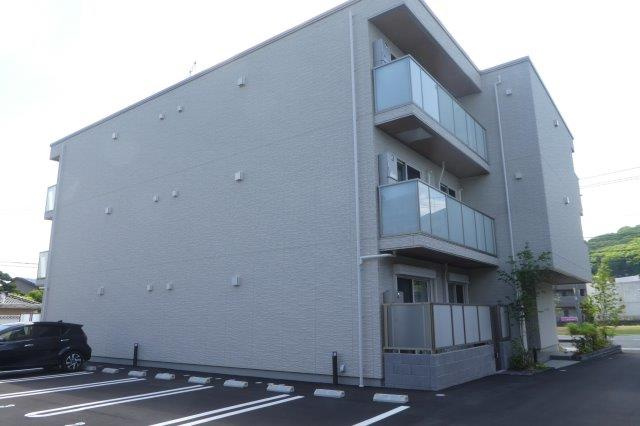 シャーメゾンはしまの外観