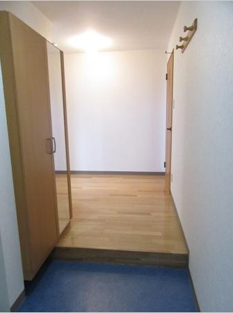 レアル共栄の玄関