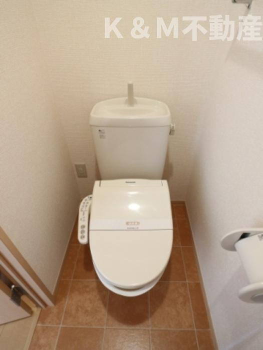サンロイヤルのトイレ|落ち着いた色調のトイレです