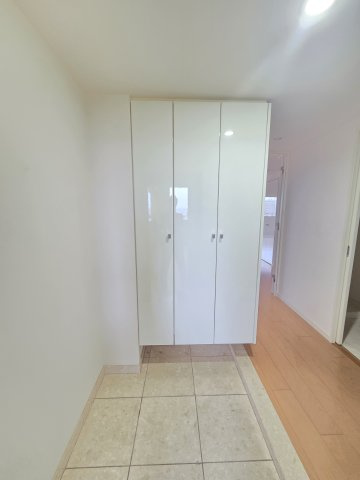 ダイアパレス東松山　11階の玄関|下足入れ