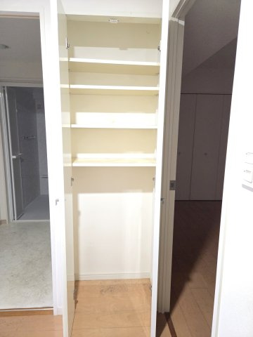 ダイアパレス東松山　11階の収納|廊下収納