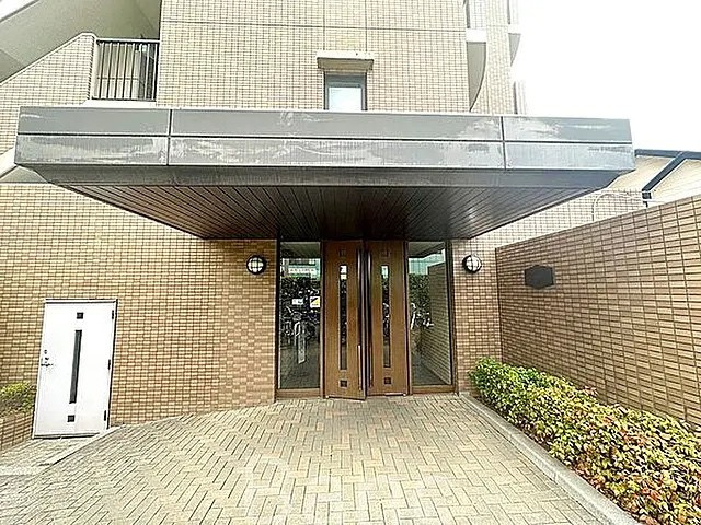 アドリーム石神井公園の外観|大規模修繕工事実施済みの新耐震基準マンション、アドリーム石神井公園は即日現地案内となっておりますので、お気軽にお問い合わせください！