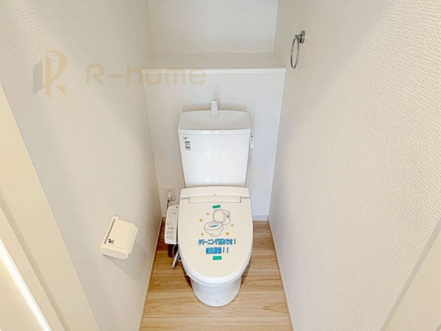 土浦市木田余1期　新築戸建て　2号棟のトイレ|温水洗浄便座付きのトイレ。
トイレが２ヵ所設置で朝の忙しい時間でも安心です。