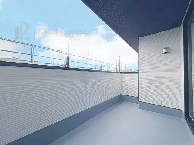土浦市木田余1期　新築戸建て　2号棟のバルコニー|お布団やラグなどの大きな物も干しやすい広々としたバルコニー！