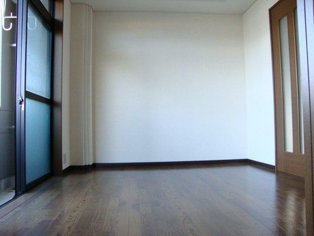 ロイヤルハイツ天拝坂参番館の内装|洋室