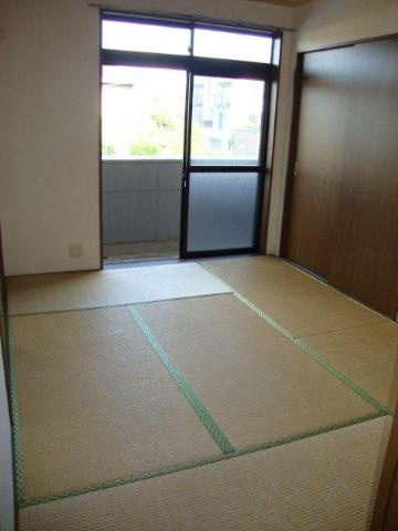 ロイヤルハイツ天拝坂参番館の内装|和室