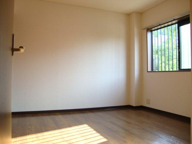 ロイヤルハイツ天拝坂参番館の内装|洋室