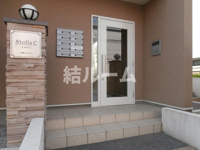 板橋区成増１丁目のアパートのエントランス