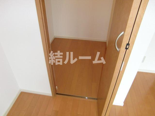 板橋区成増１丁目のアパートの収納