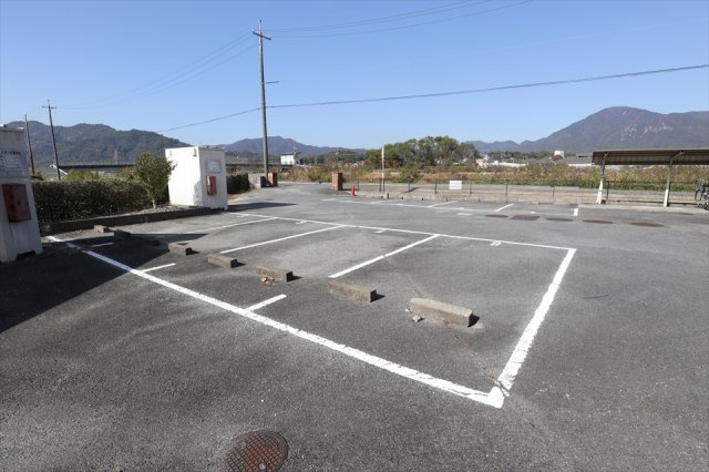 フレグランス　B棟の駐車場